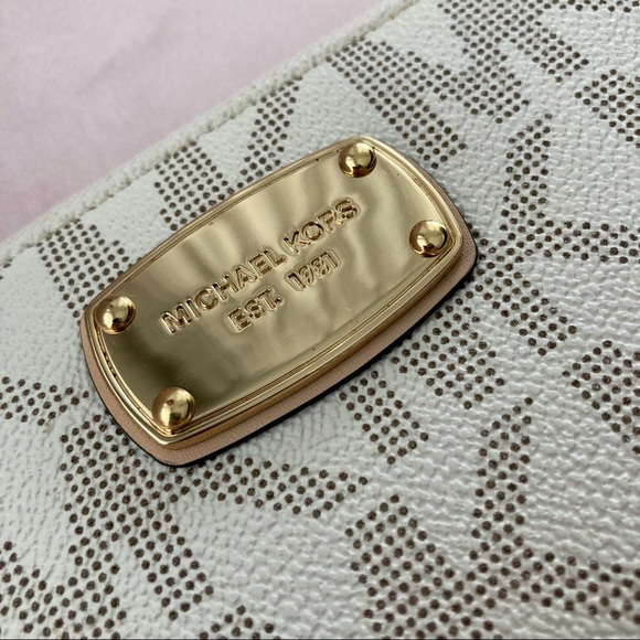 Michael Kors Classic Beige Print Wristlet - Picture 5 of 5
